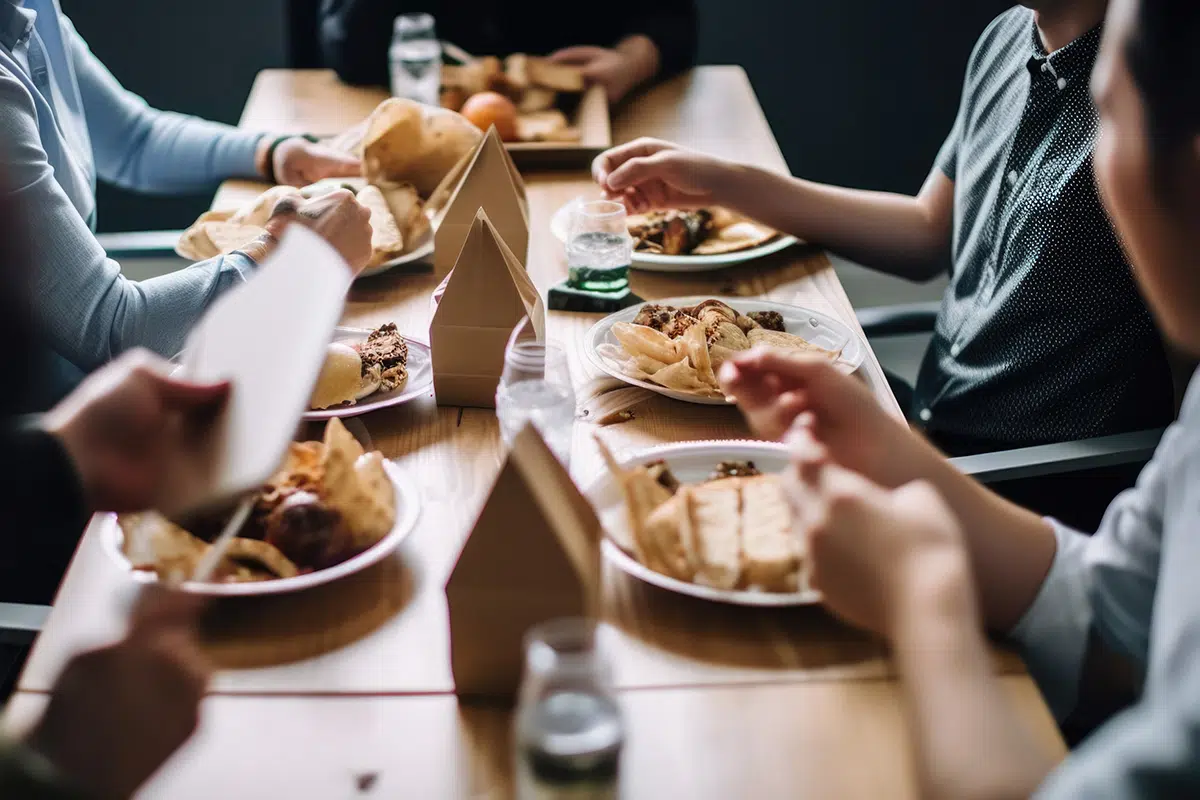 take-moment-enjoy-monthly-lunch-us-1.jpg